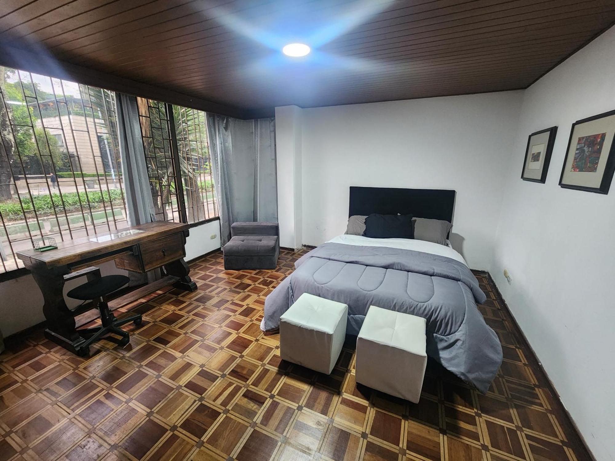 Amplio Apto En Zona Exclusiva Apartamento